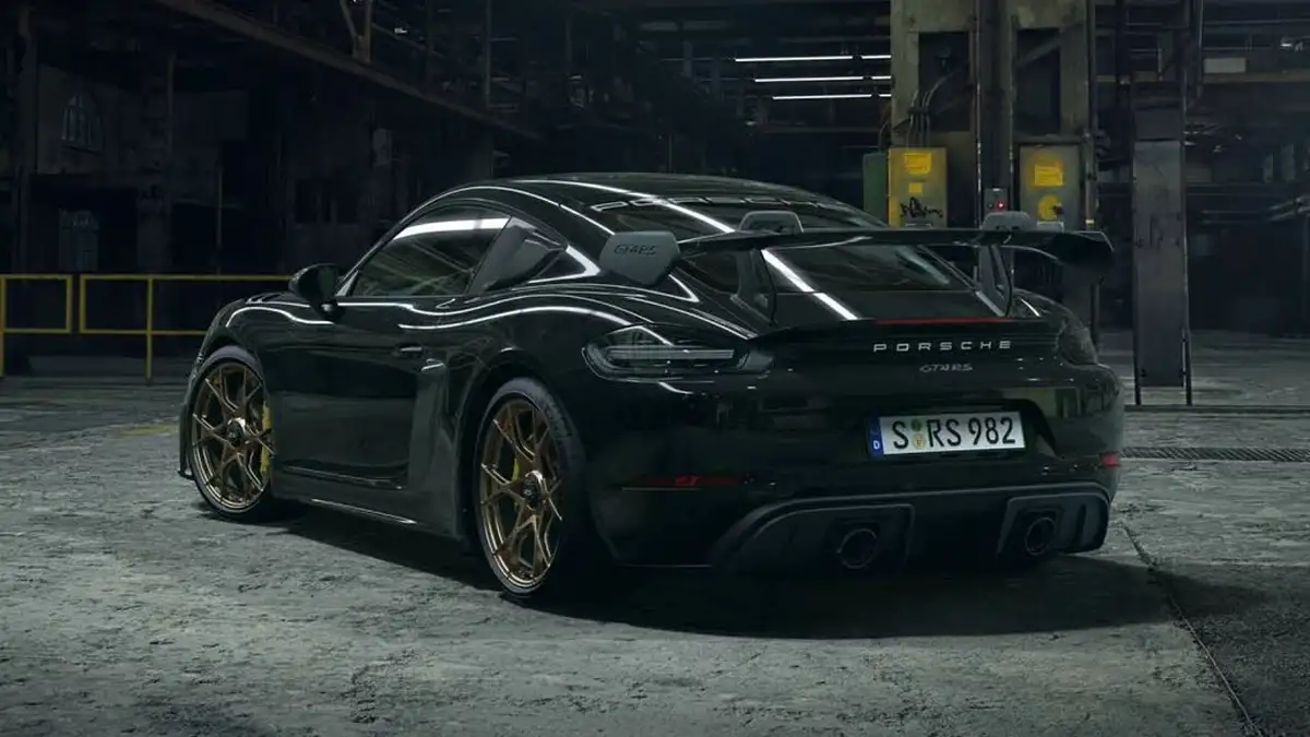 2024-porsche-cayman-718-40-cayman-gt4-rs-big-2