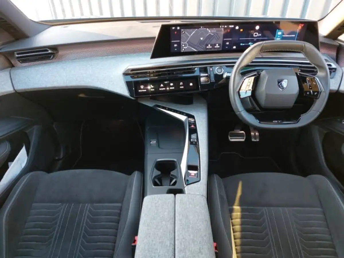 2024-peugeot-3008-suv-e-gt-big-2