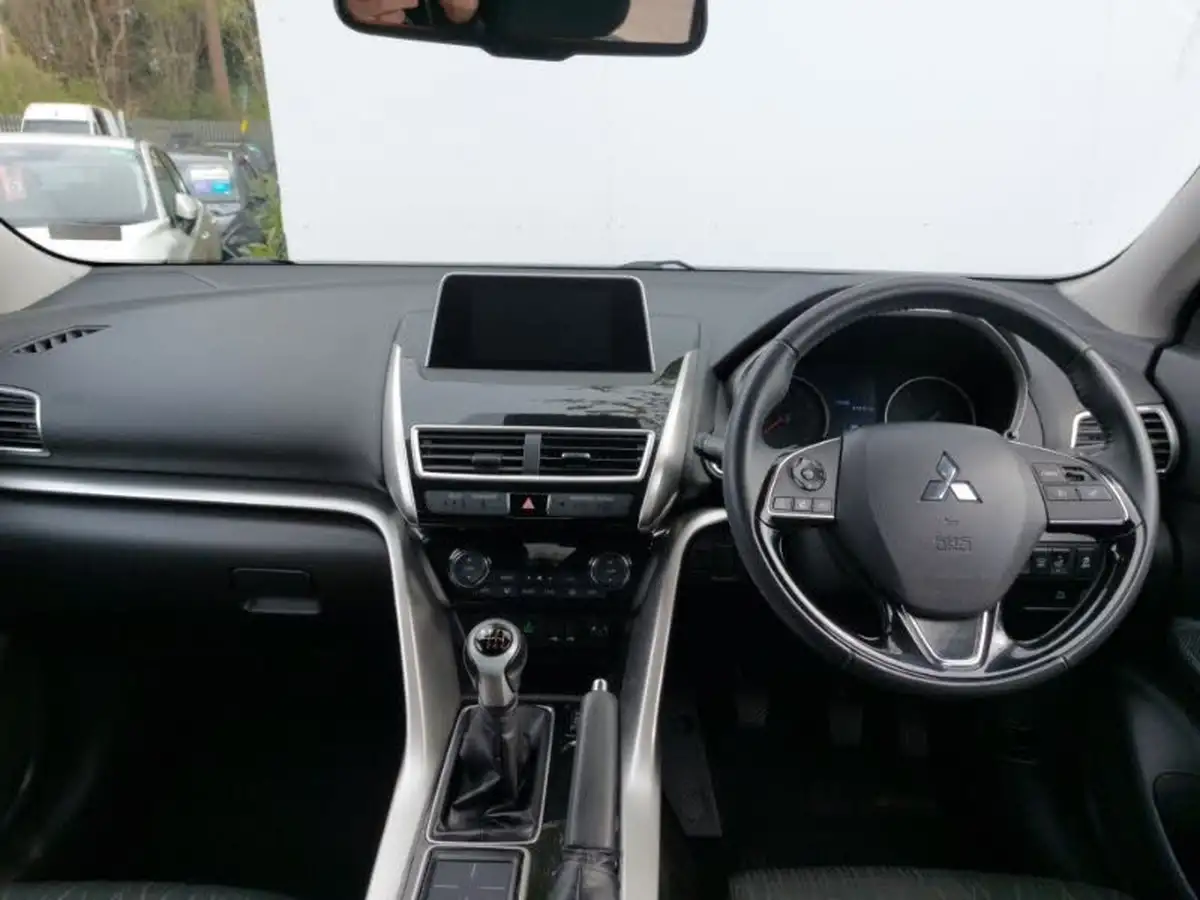 2020-mitsubishi-eclipse-cross-15-4-big-2