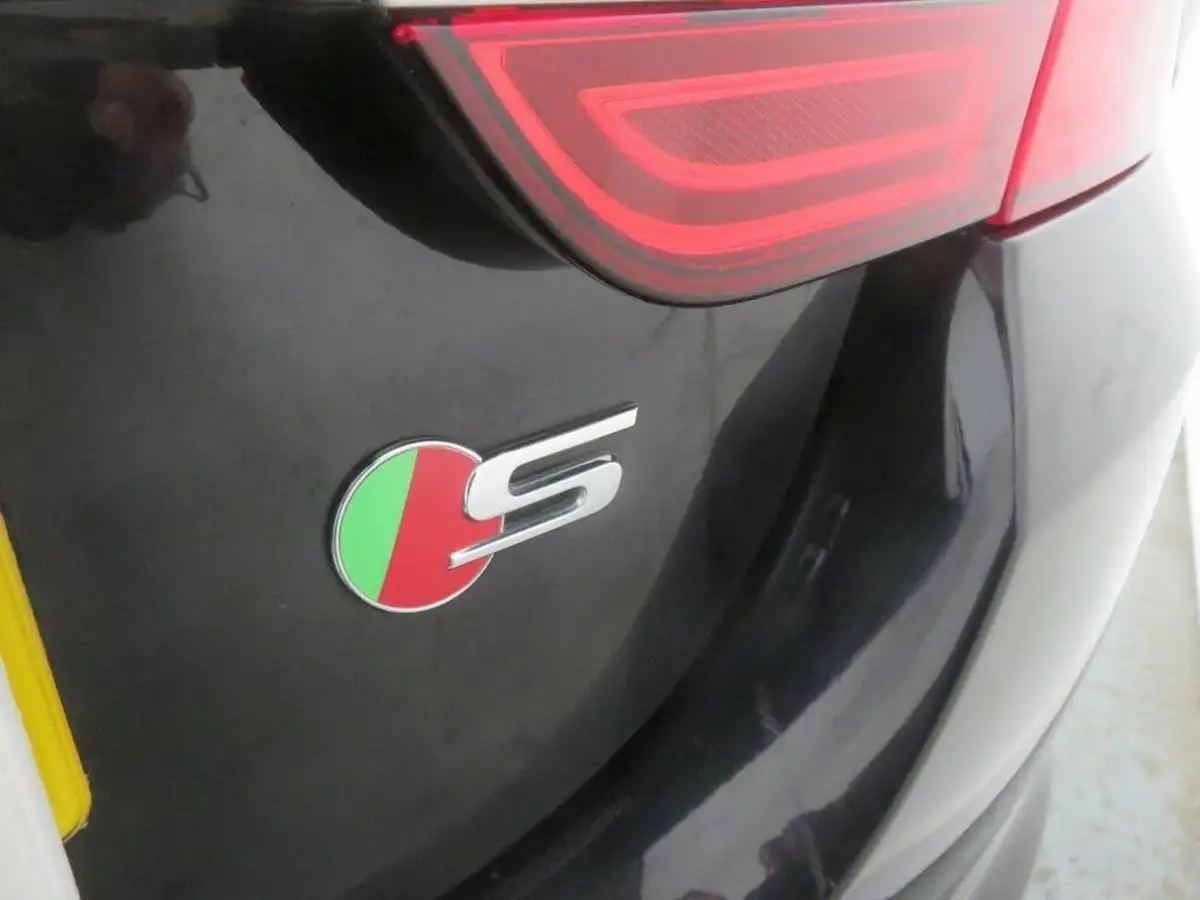 2014-jaguar-xf-30td-s-premium-luxury-saloon-4d-big-11
