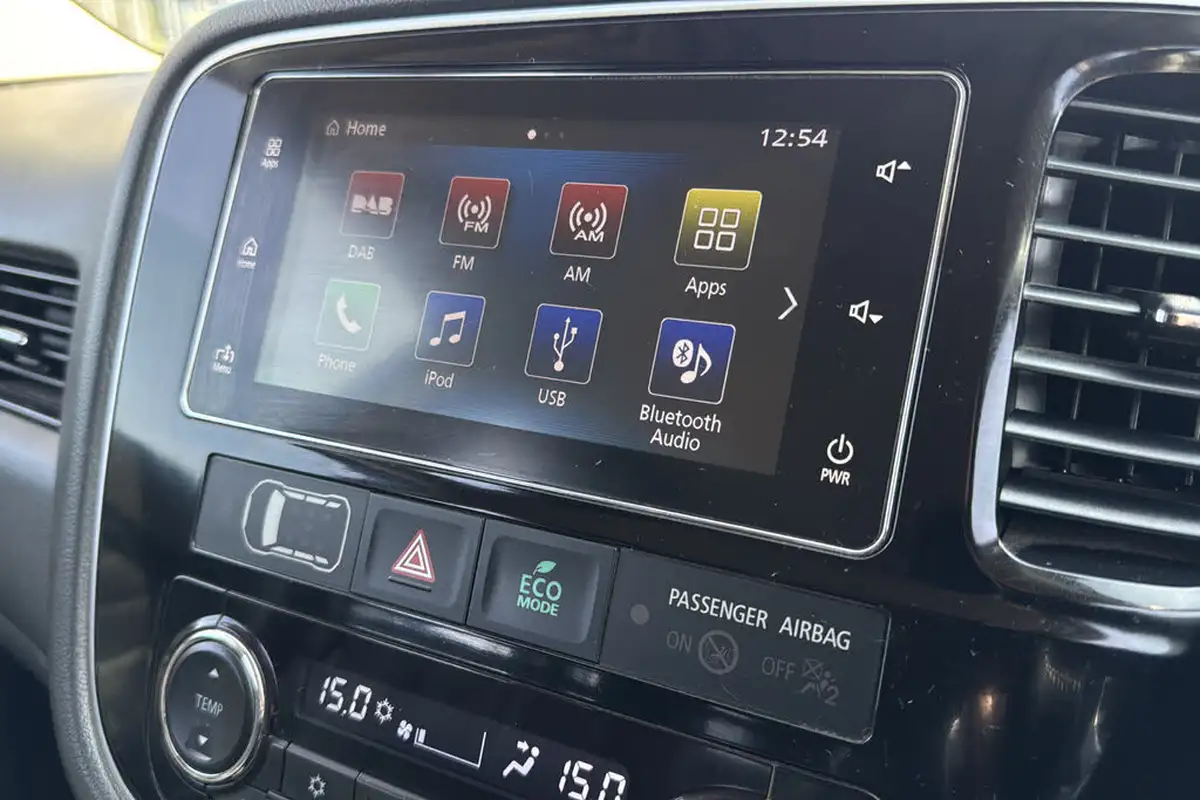 2018-mitsubishi-outlander-20-4h-phev-big-43