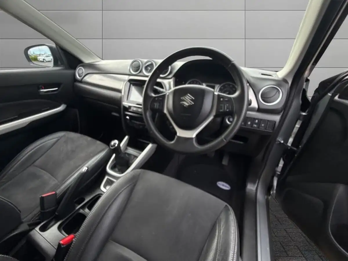2017-suzuki-vitara-16-sz5-big-8