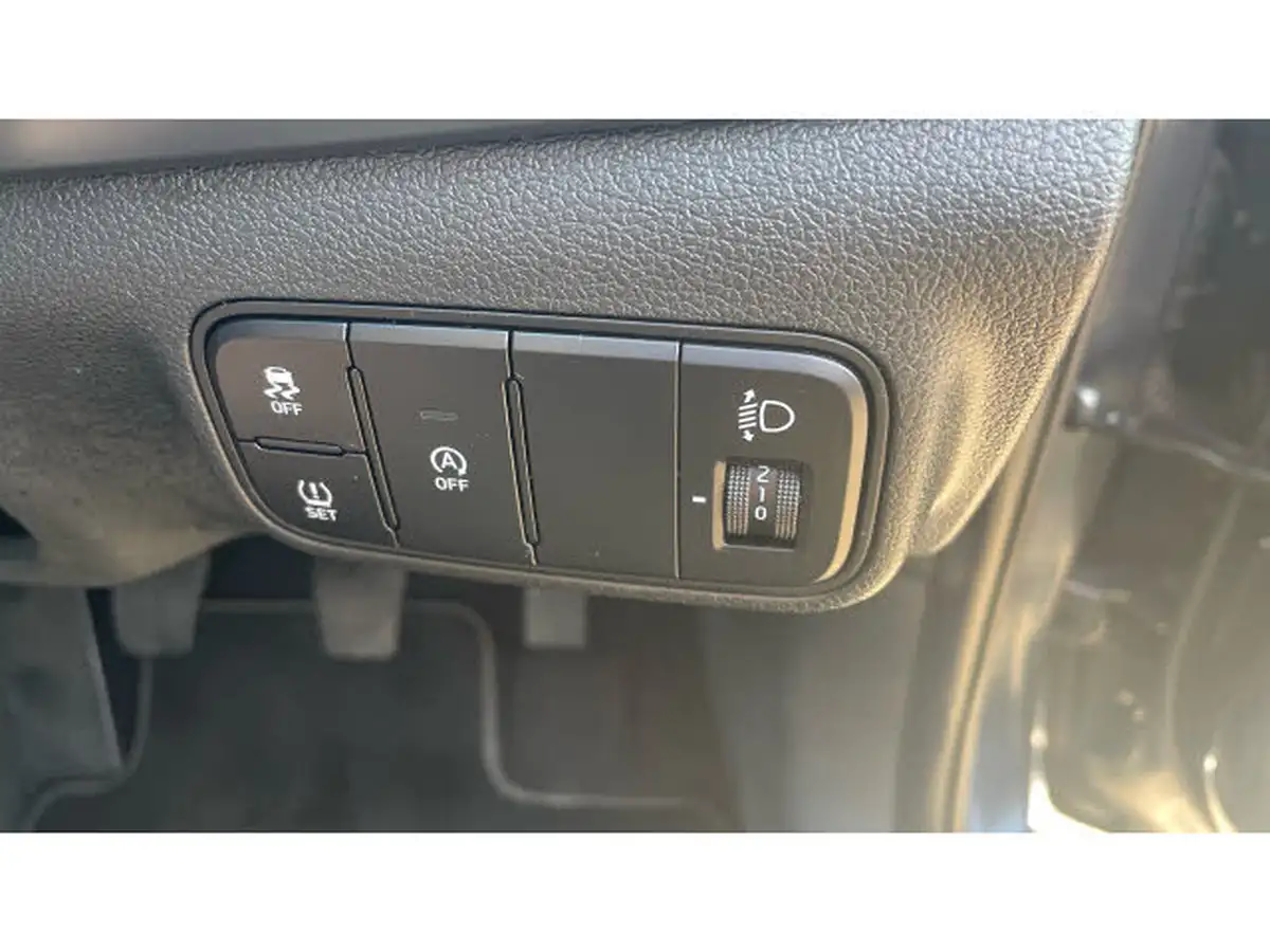 2021-hyundai-i20-10-t-gdi-se-connect-eclutch-imt-big-22