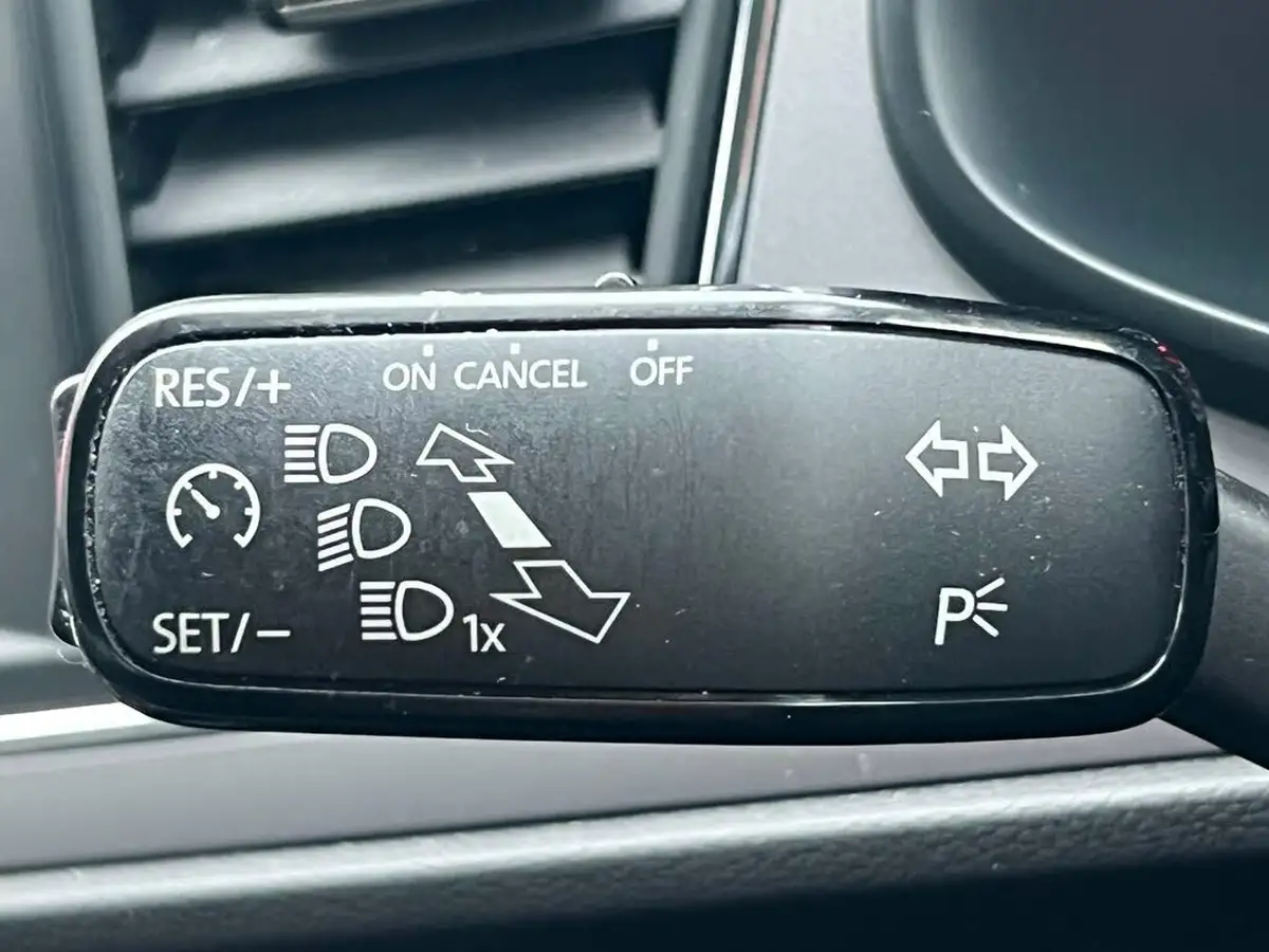 2020-seat-leon-16tdi-se-dynamic-estate-big-40