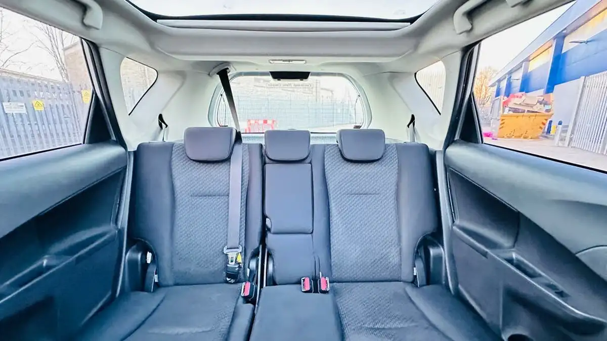 2011-toyota-verso-s-133-t-spirit-big-53