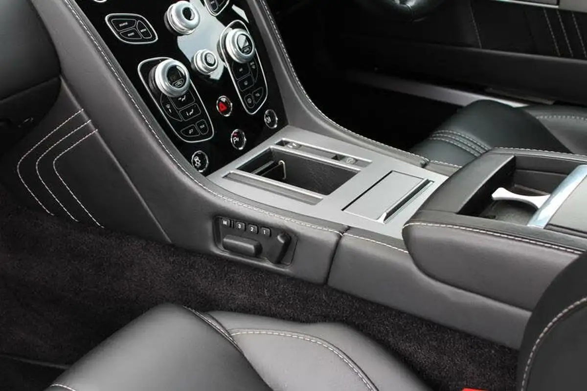 2016-aston-martin-vantage-47-v8-vantage-s-roadster-sportshift-big-18