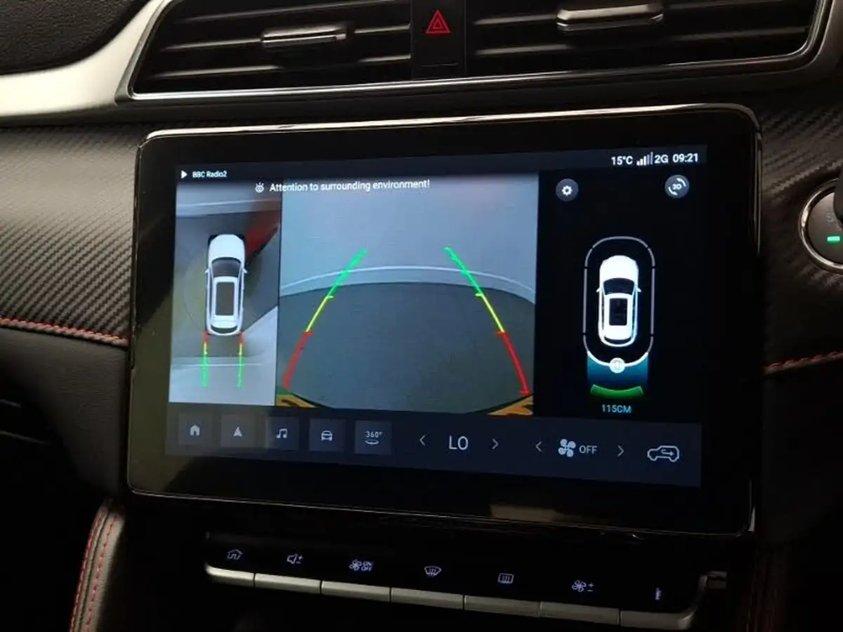 2024-mg-zs-suv-e-trophy-connect-ev-176ps-big-10
