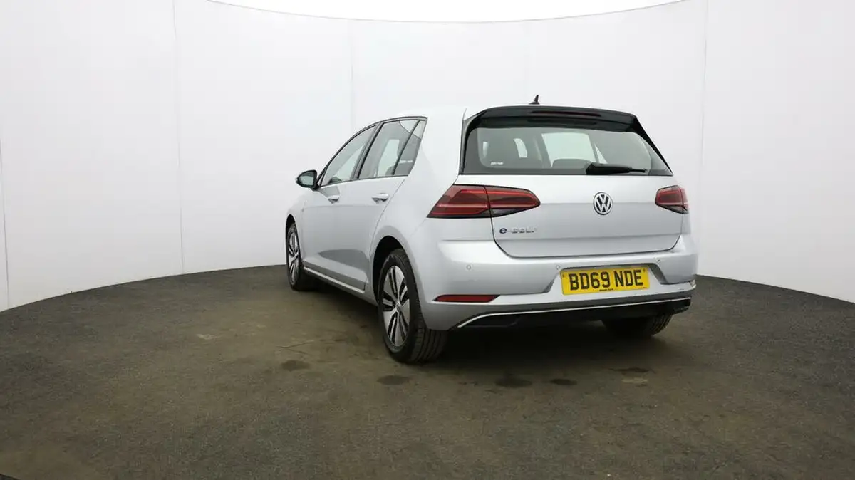 2019-volkswagen-golf-e-e-golf-big-24