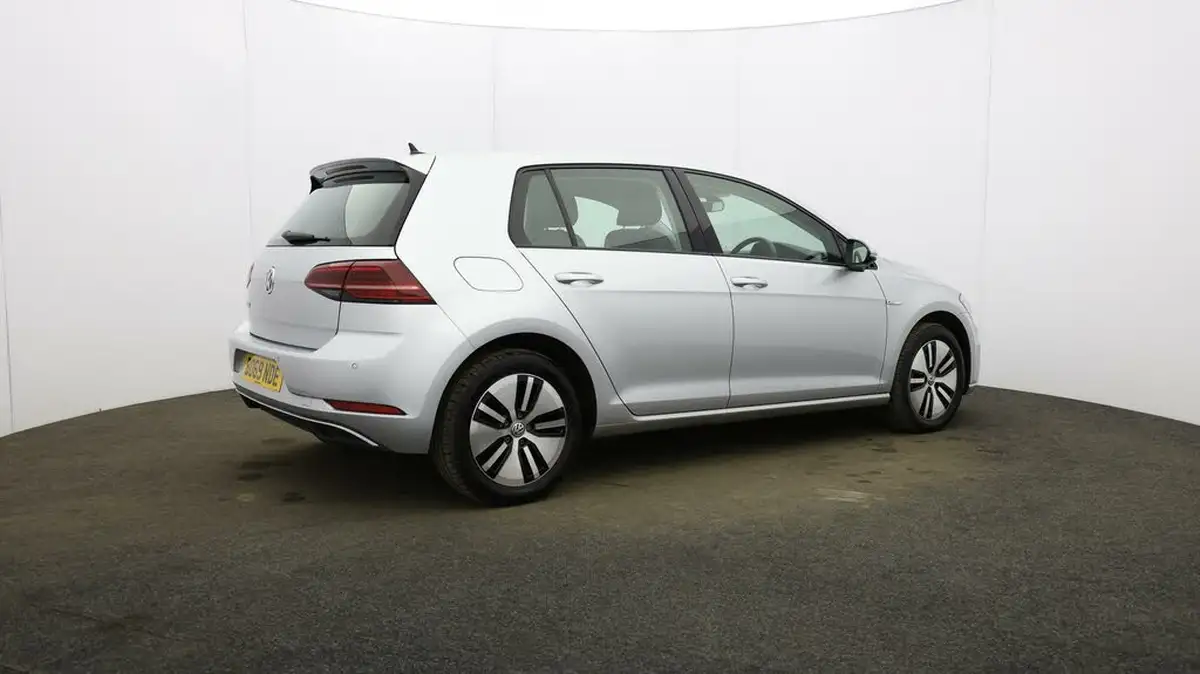 2019-volkswagen-golf-e-e-golf-big-48