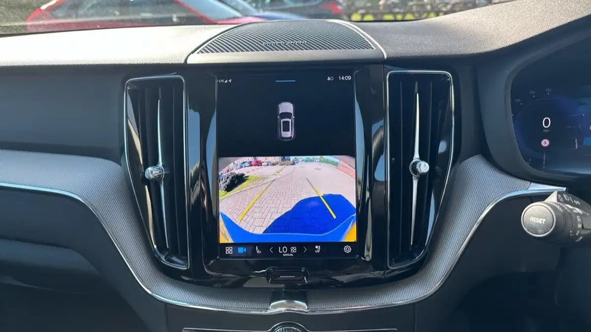 2023-volvo-xc60-20td-b4-plus-big-29