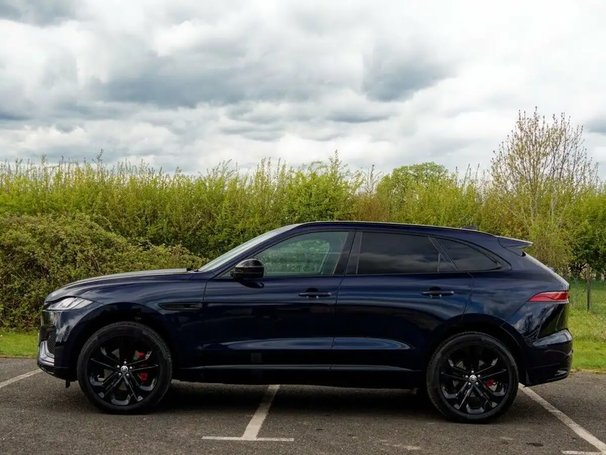 2024-jaguar-f-pace-20-d200-r-dynamic-hse-black-big-5