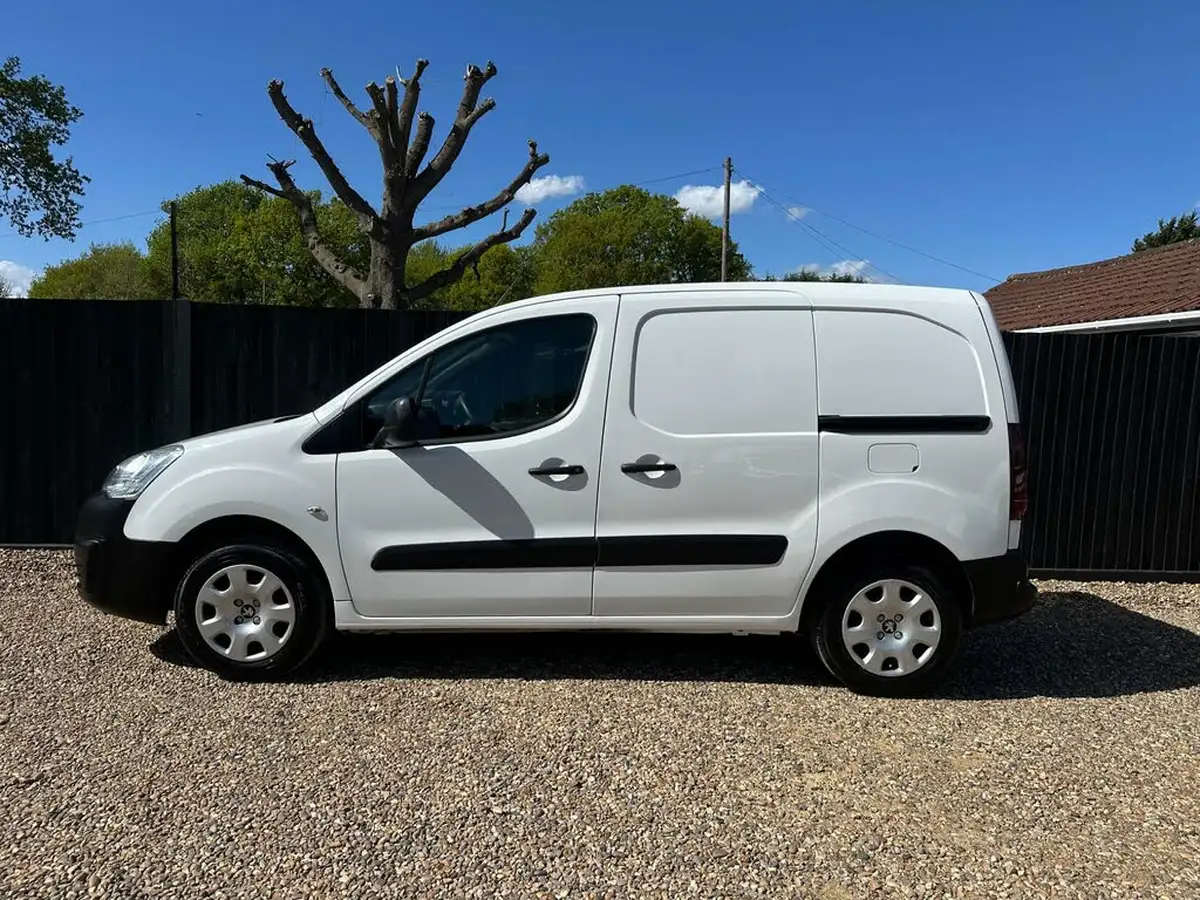2018-peugeot-partner-16bluehdi-professional-l1-100pseu6-854-big-2