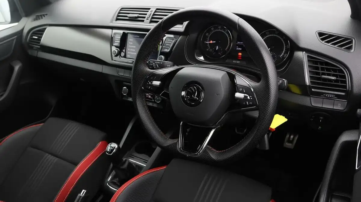 2021-skoda-fabia-10-tsi-monte-carlo-95ps-hatchback-big-8
