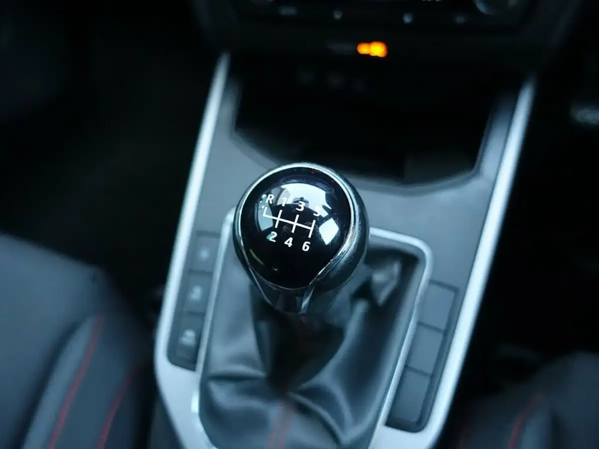 2019-seat-arona-10-tsi-fr-ss-big-26