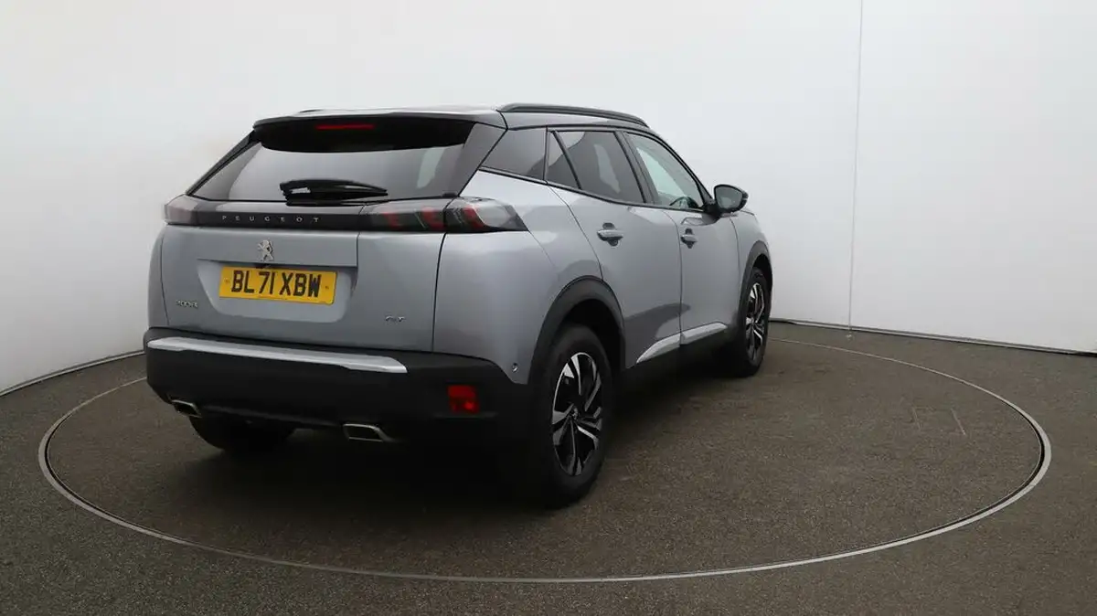 2022-peugeot-2008-suv-12-puretech-gt-big-48