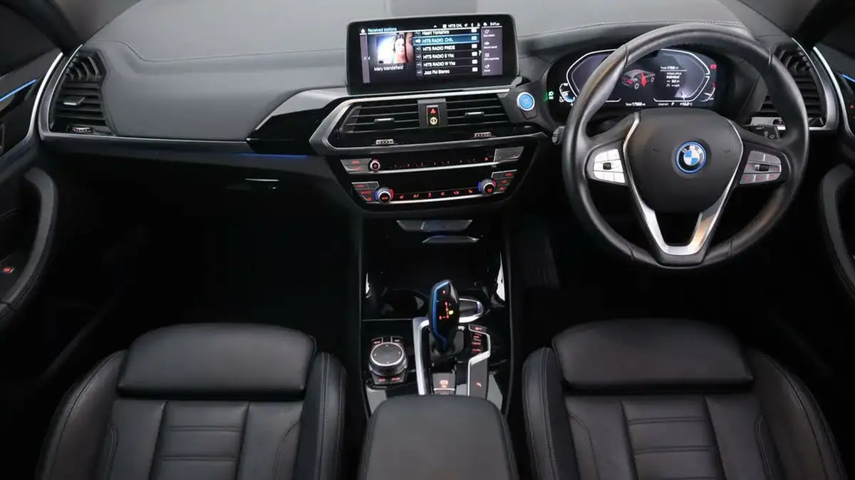 2021-bmw-ix3-e-premier-edition-big-13