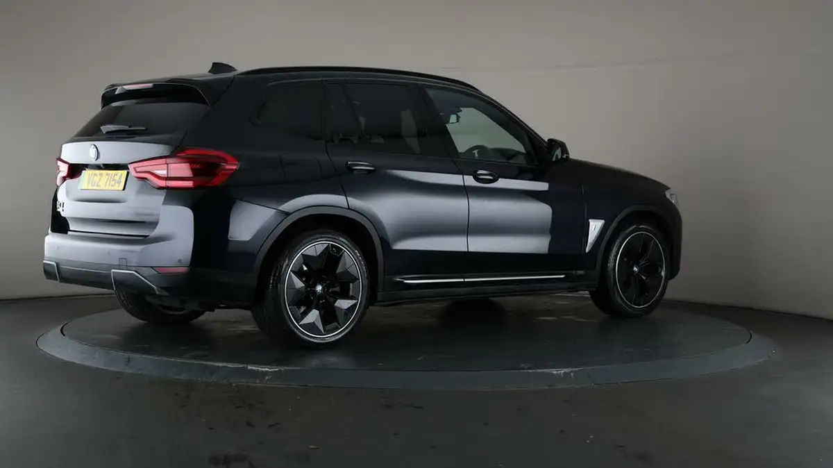 2021-bmw-ix3-e-premier-edition-big-58
