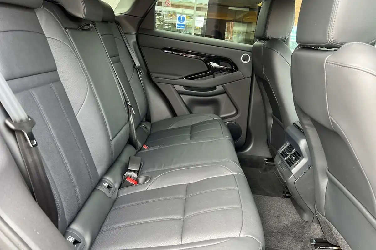 2024-land-rover-range-rover-evoque-20-d200-dynamic-se-big-18