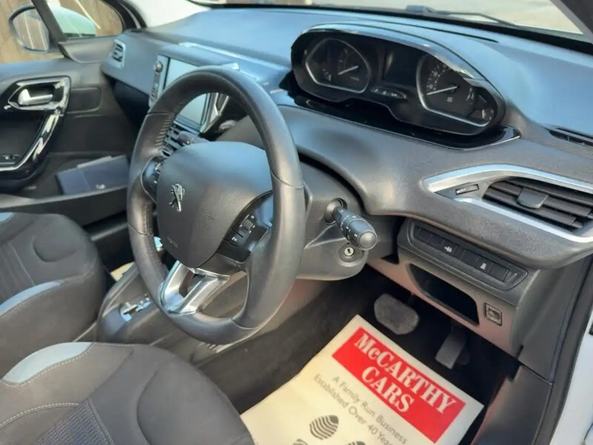 2014-peugeot-208-16-allure-5d-auto-big-37