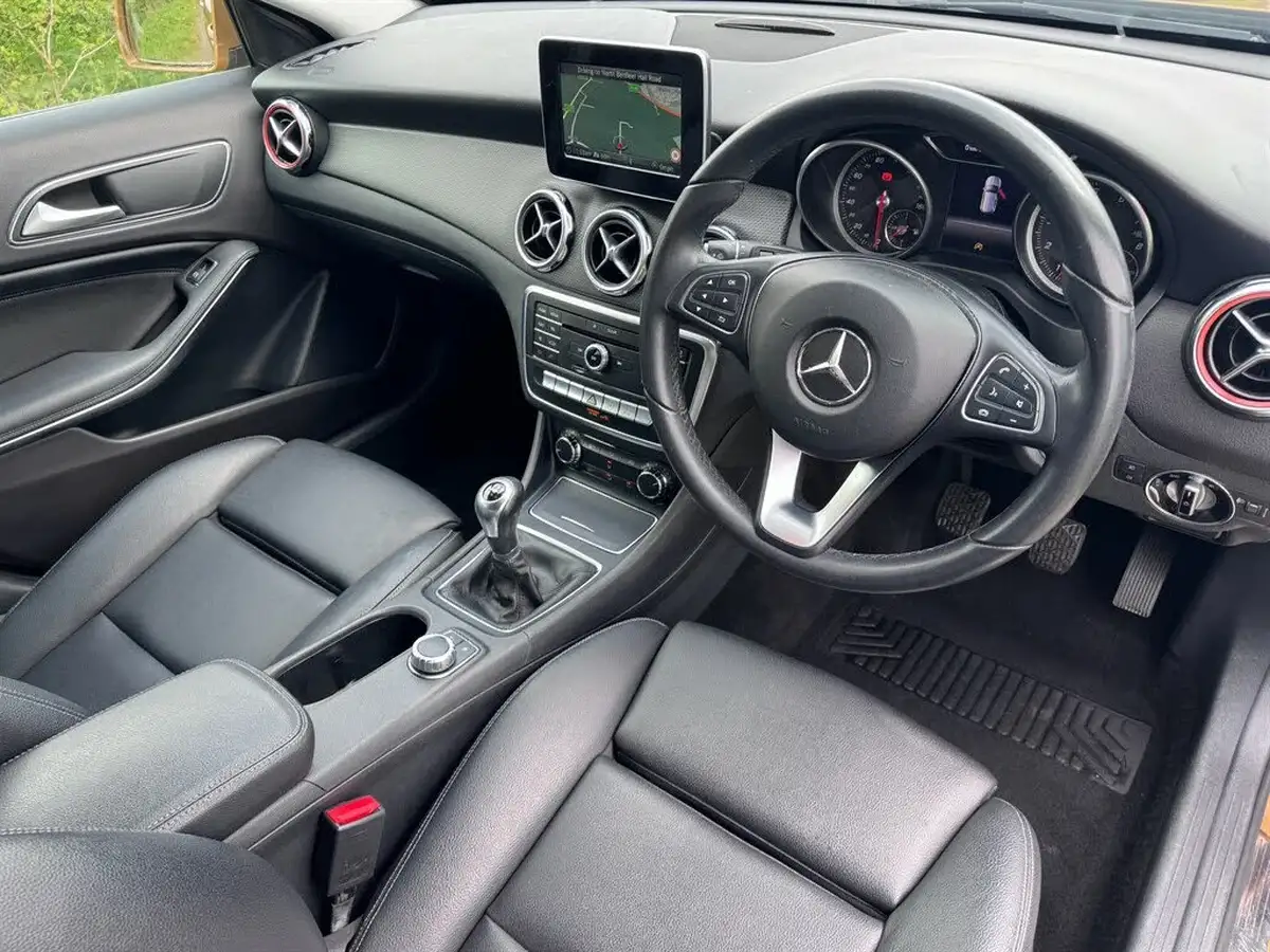 2017-mercedes-benz-gla-class-16-gla-200-se-executive-big-5
