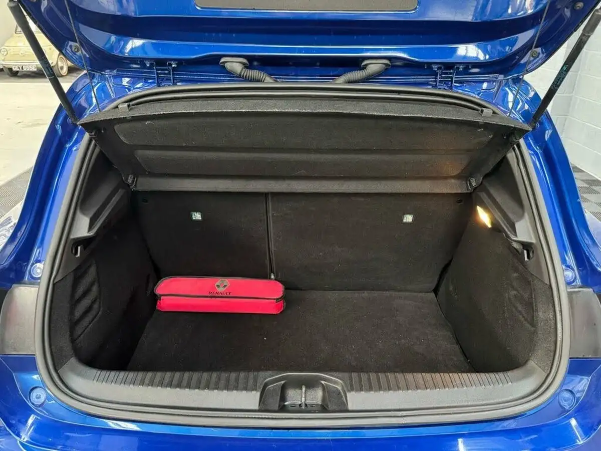 2021-renault-clio-16-rs-line-big-17