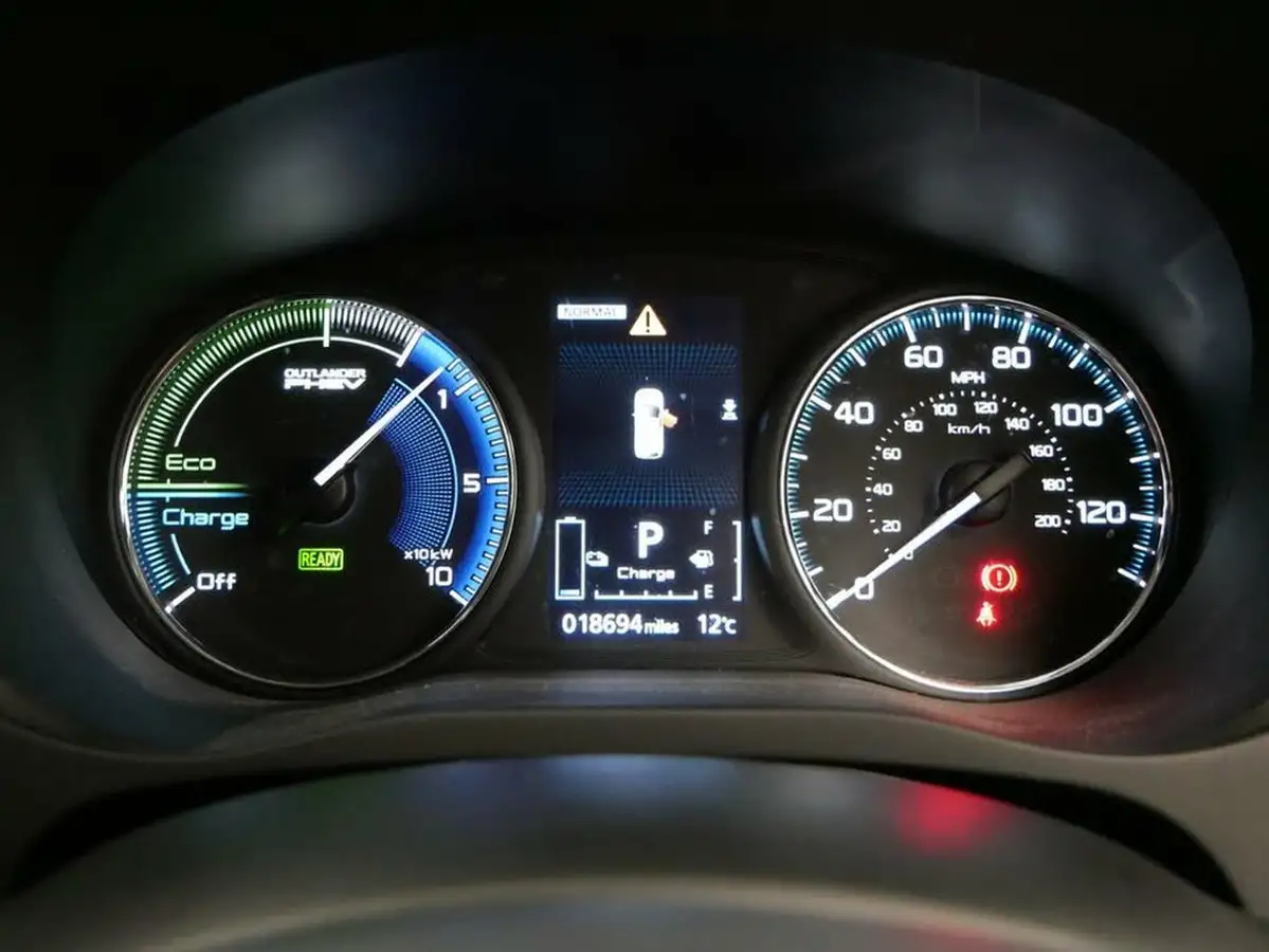 2020-mitsubishi-outlander-24-reflex-plus-commercial-big-32