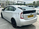 2012-toyota-prius-small-14