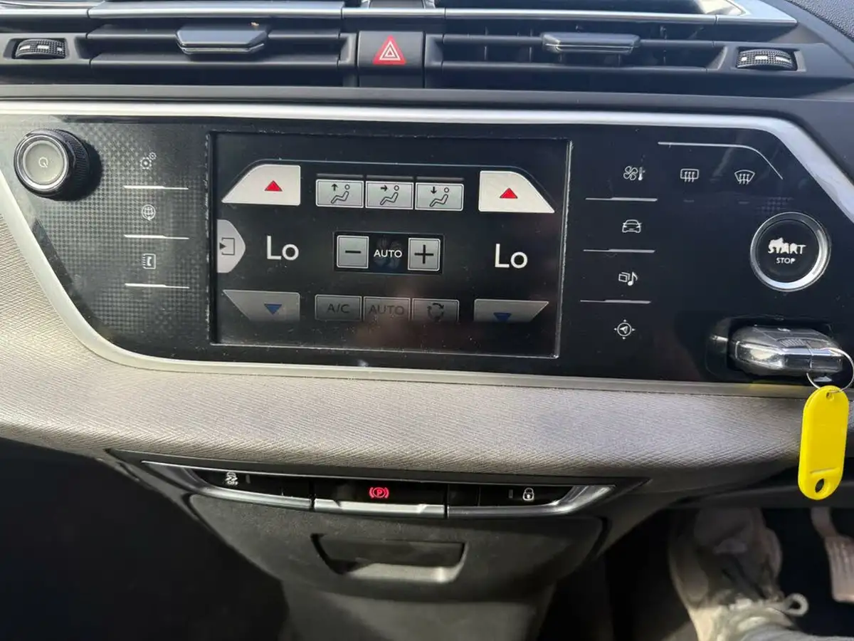 2013-citroen-c4-picasso-16e-hdi-exclusive-etg6-big-19
