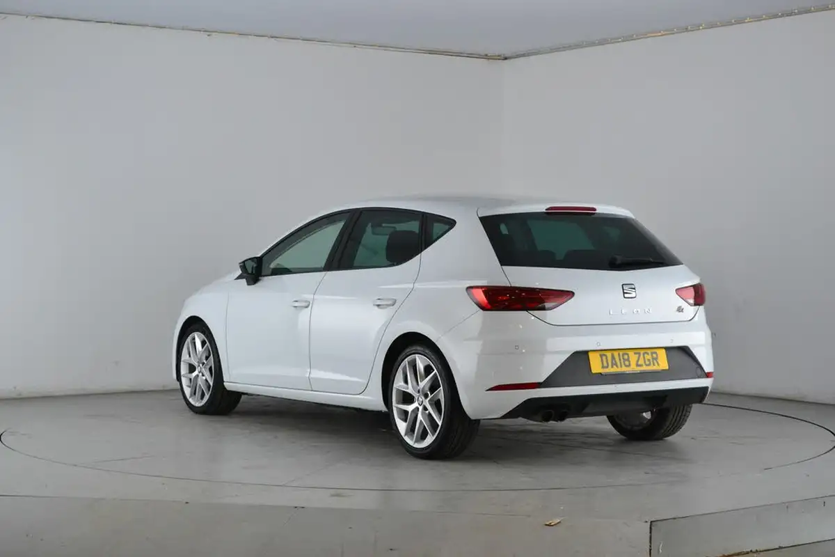 2017-seat-leon-14-ecotsi-fr-technology-hatchback-5d-big-7