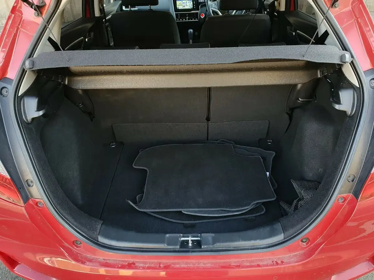 2019-honda-jazz-13-i-vtec-ex-navi-cvt-big-32