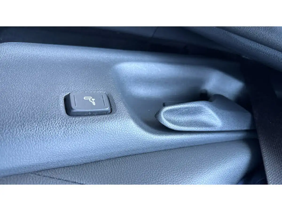 2022-toyota-yaris-cross-15-vvt-i-excel-big-34