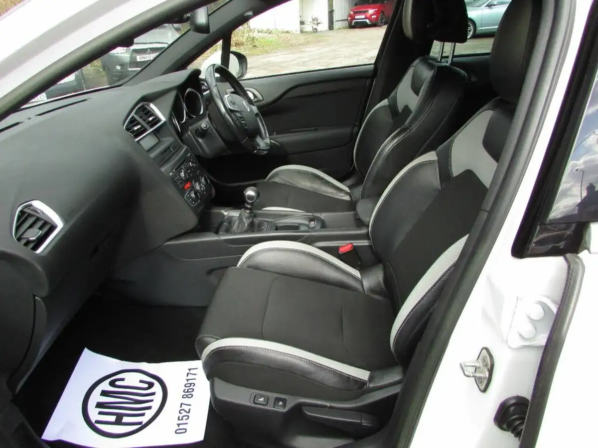 2013-citroen-ds4-16e-hdi-dstyle-big-4