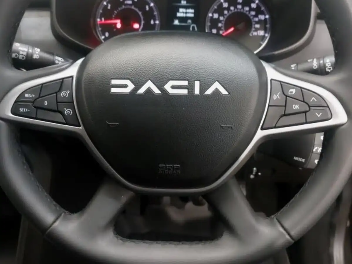 2024-dacia-sandero-stepway-10-tce-extreme-90bhp-big-15