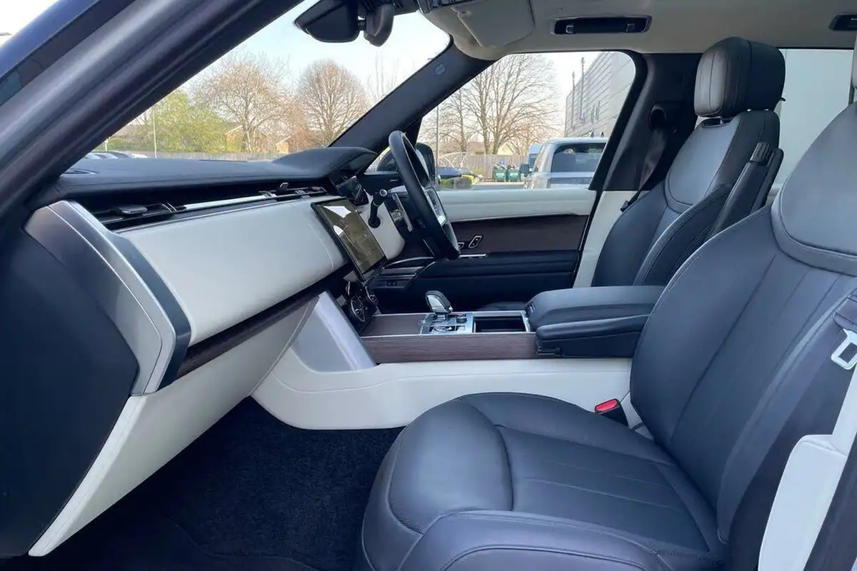 2023-land-rover-range-rover-30-p440e-se-big-9