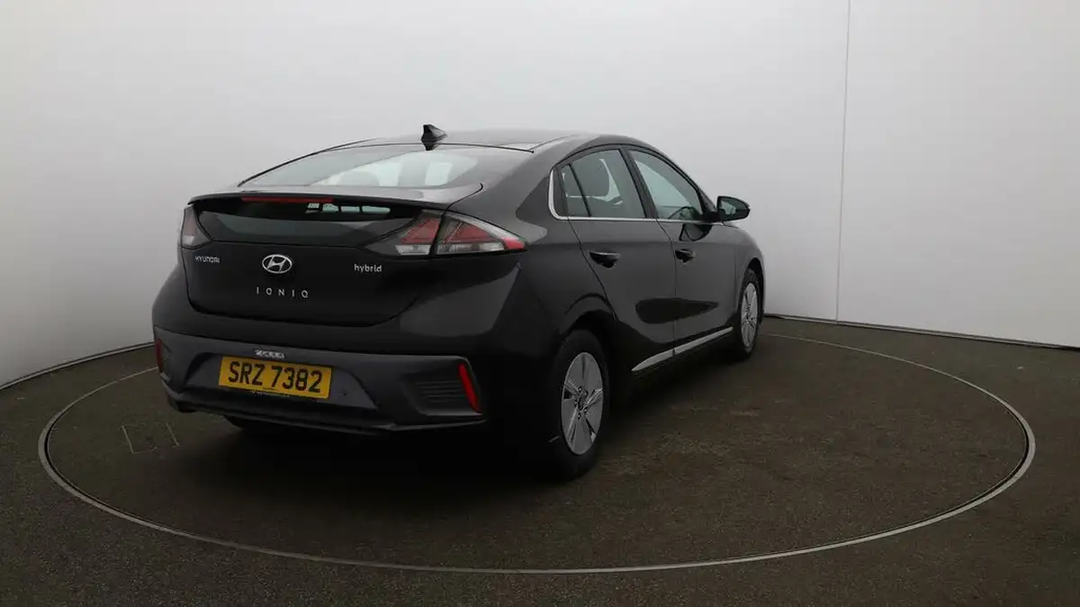 2021-hyundai-ioniq-16-gdi-premium-hybrid-big-47