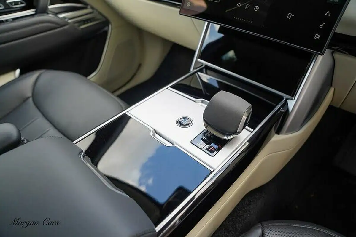 2023-land-rover-range-rover-30-d350-hse-big-33