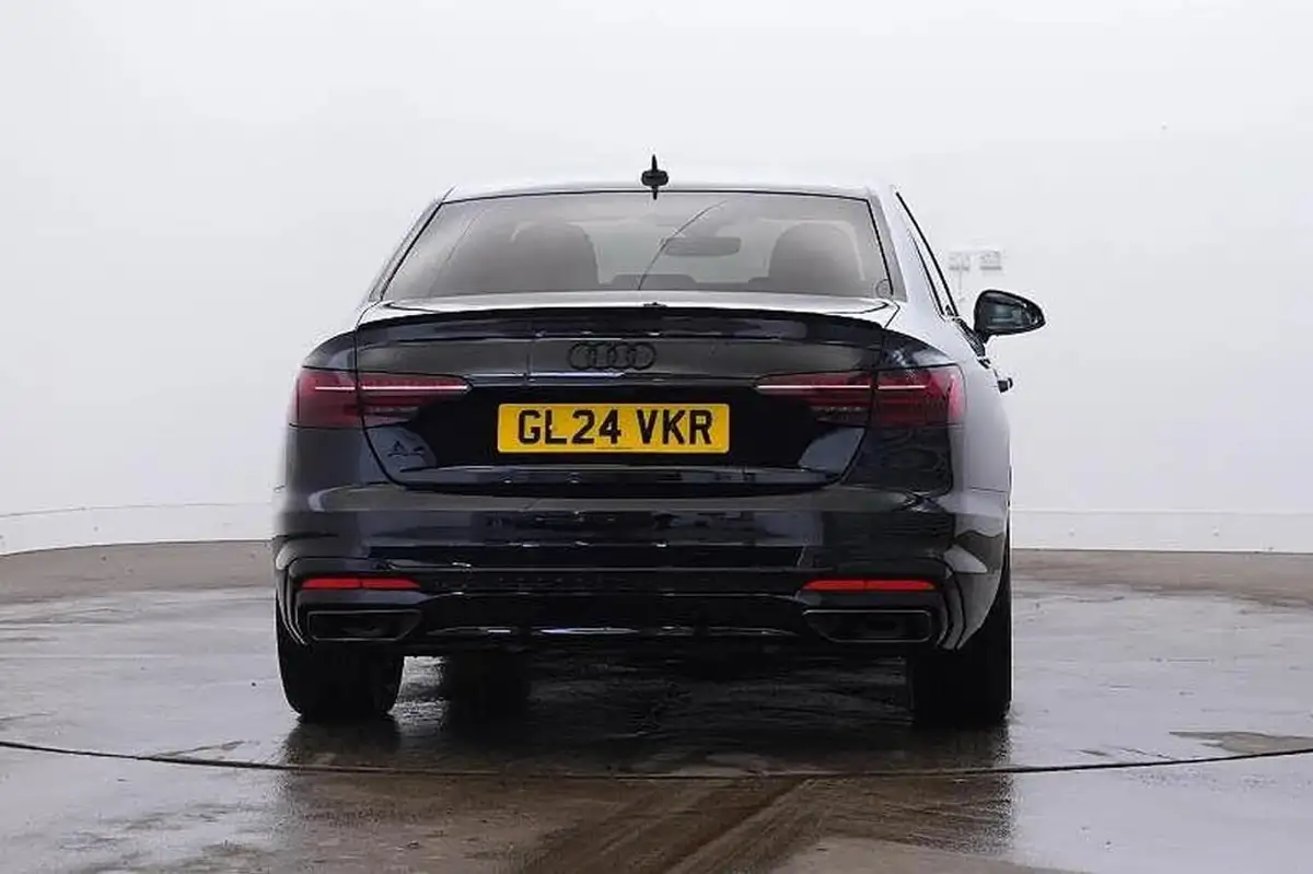 2024-audi-a4-20-40-tfsi-black-edition-big-8