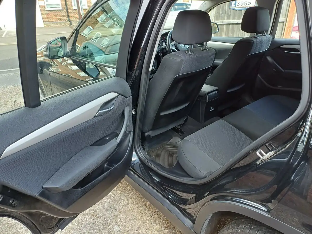 2013-bmw-x1-20td-sdrive18d-se-big-26