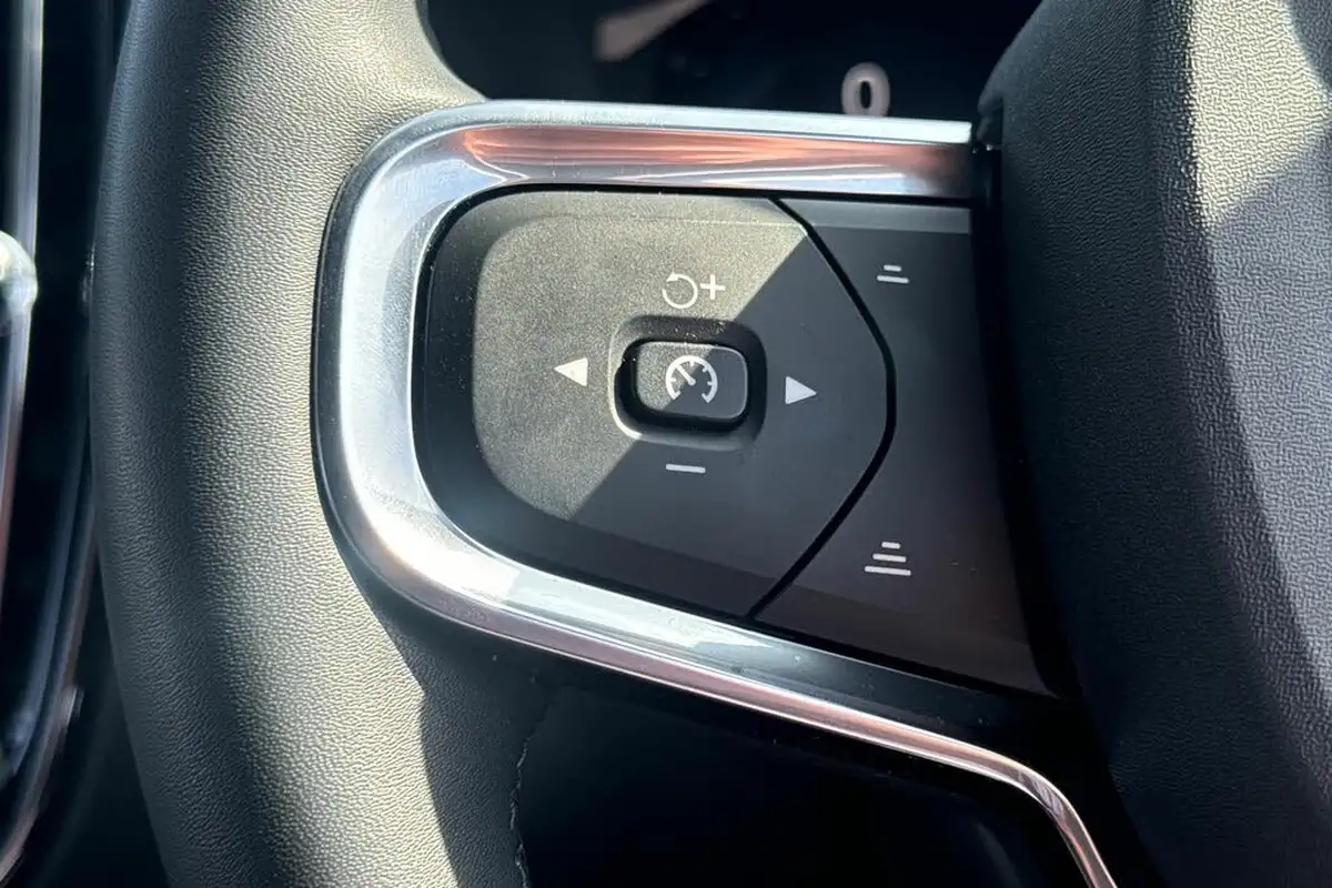 2022-volvo-c40-e-twin-recharge-pro-big-10