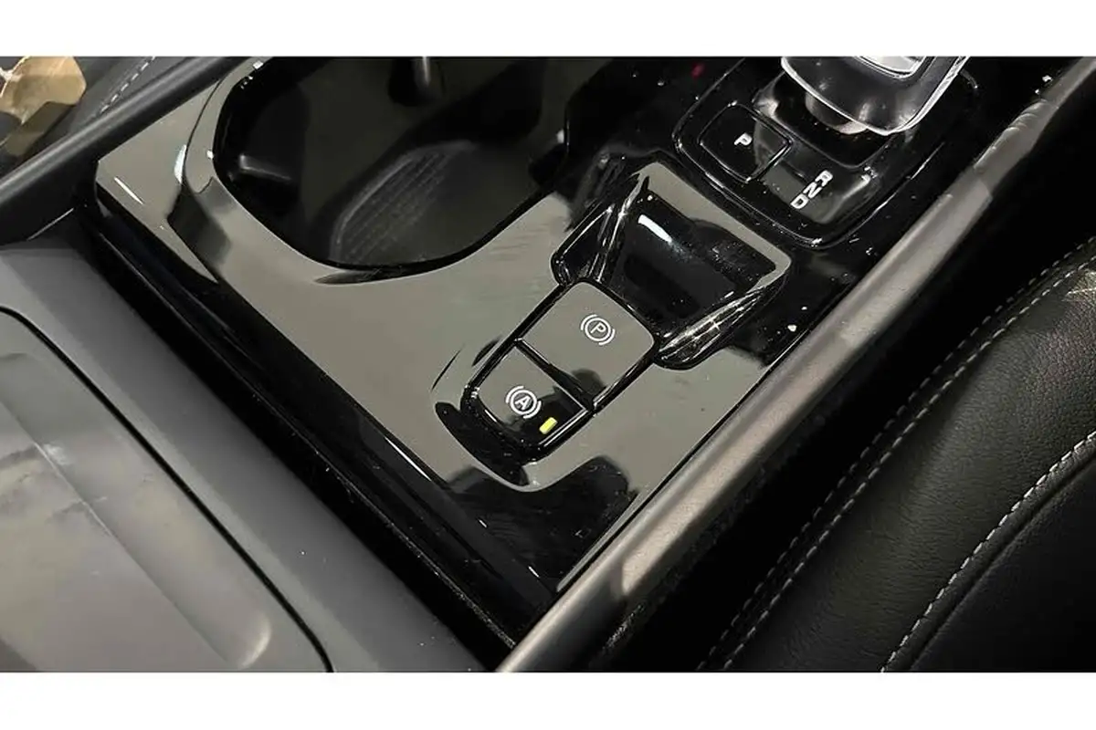 2023-volvo-xc40-20-b4-ultimate-big-43