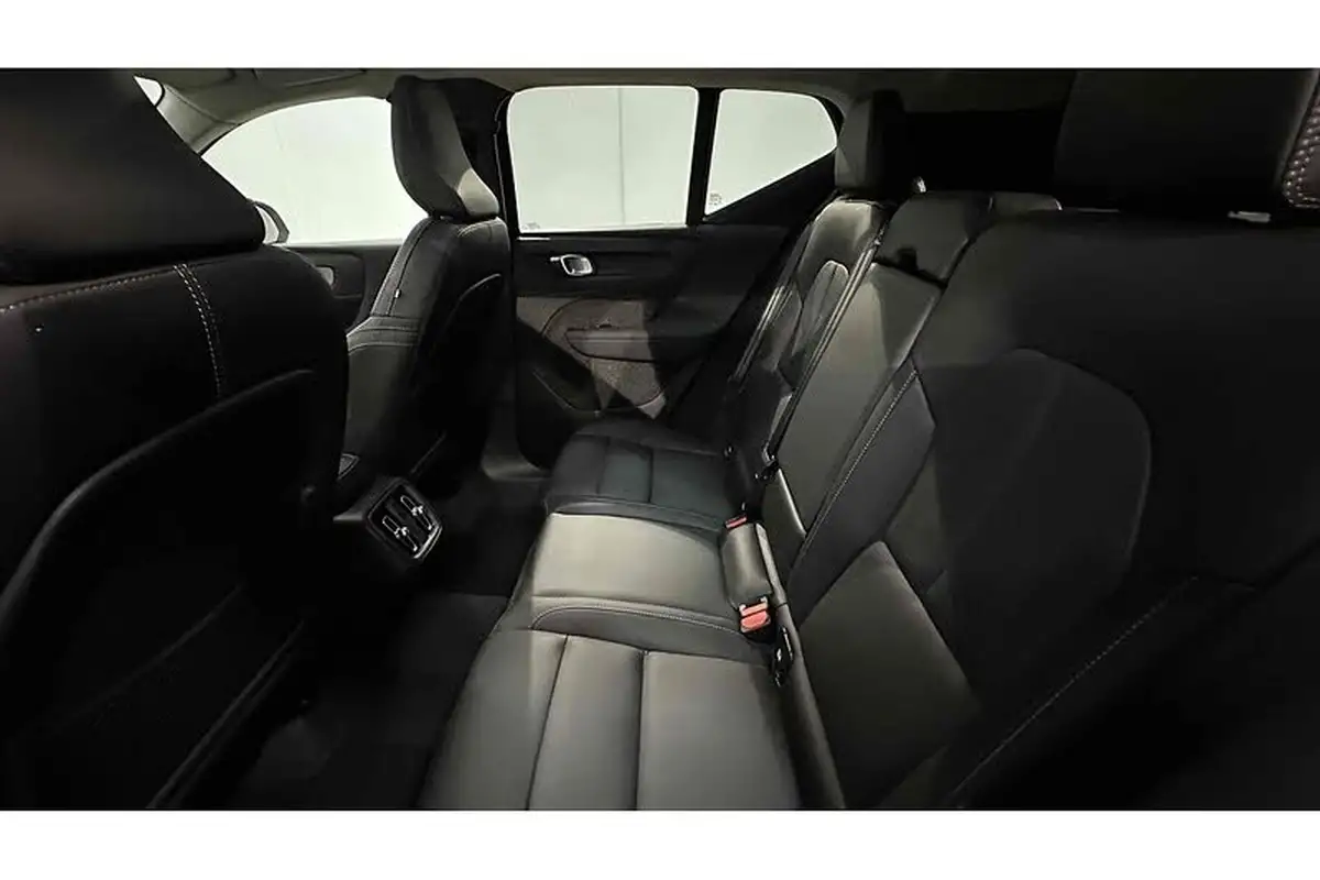 2023-volvo-xc40-20-b4-ultimate-big-21