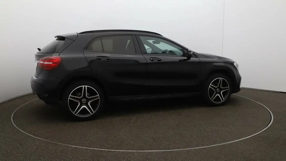 2020-mercedes-benz-gla-class-16-gla-180-amg-line-edition-7g-dct-big-43