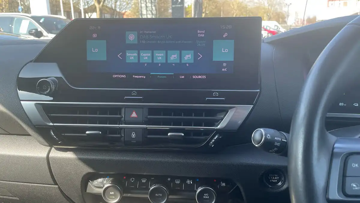 2021-citroen-c4-e-shine-plus-big-9