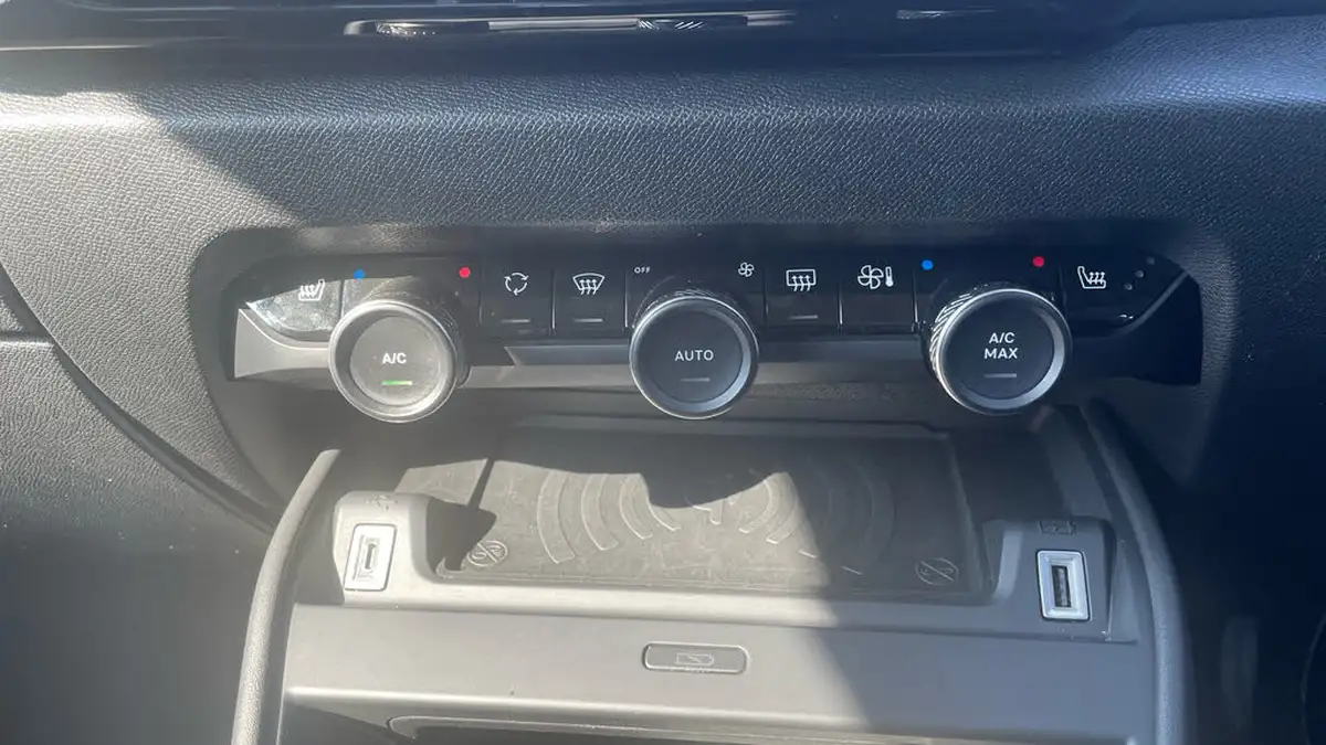 2021-citroen-c4-e-shine-plus-big-33