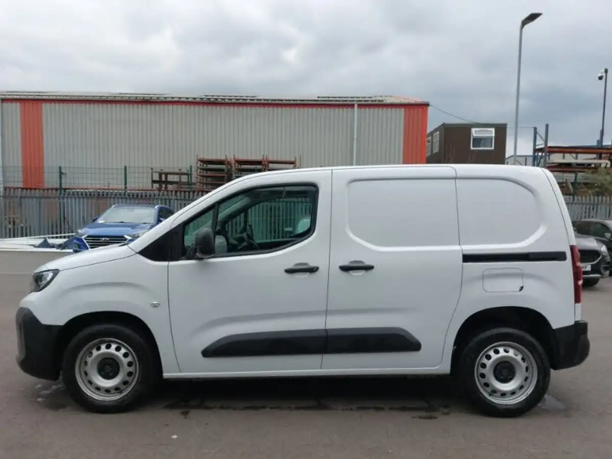 2024-peugeot-partner-15-bluehdi-professional-100pseu6d-big-3