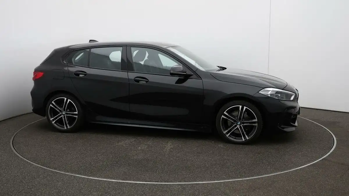 2022-bmw-1-series-15-118i-m-sport-lcp-dct-big-39