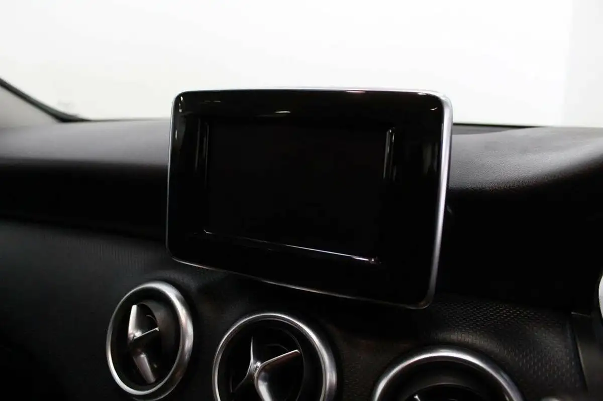 2015-mercedes-benz-a-class-15-cdi-a180-sport-109ps-7g-dct-big-29