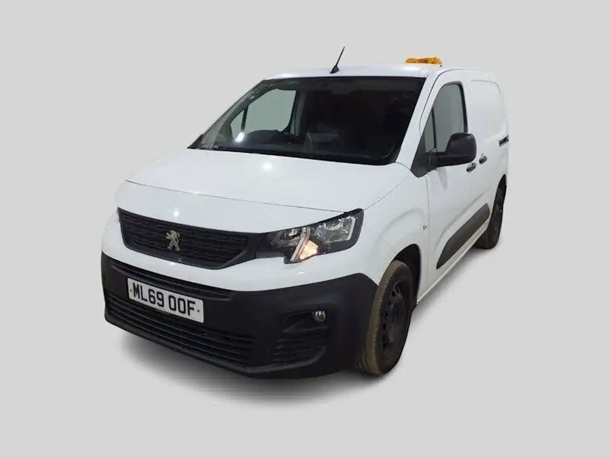 2019-peugeot-partner-15-bluehdi-1000-professional-100ps-eu6dt-panel-big-1