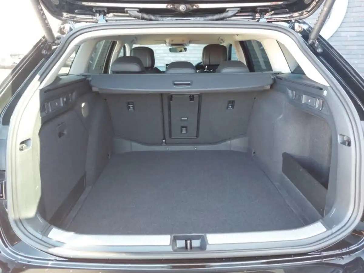 2024-skoda-superb-20tdi-se-l-150ps-scr-estate-dsg-big-7