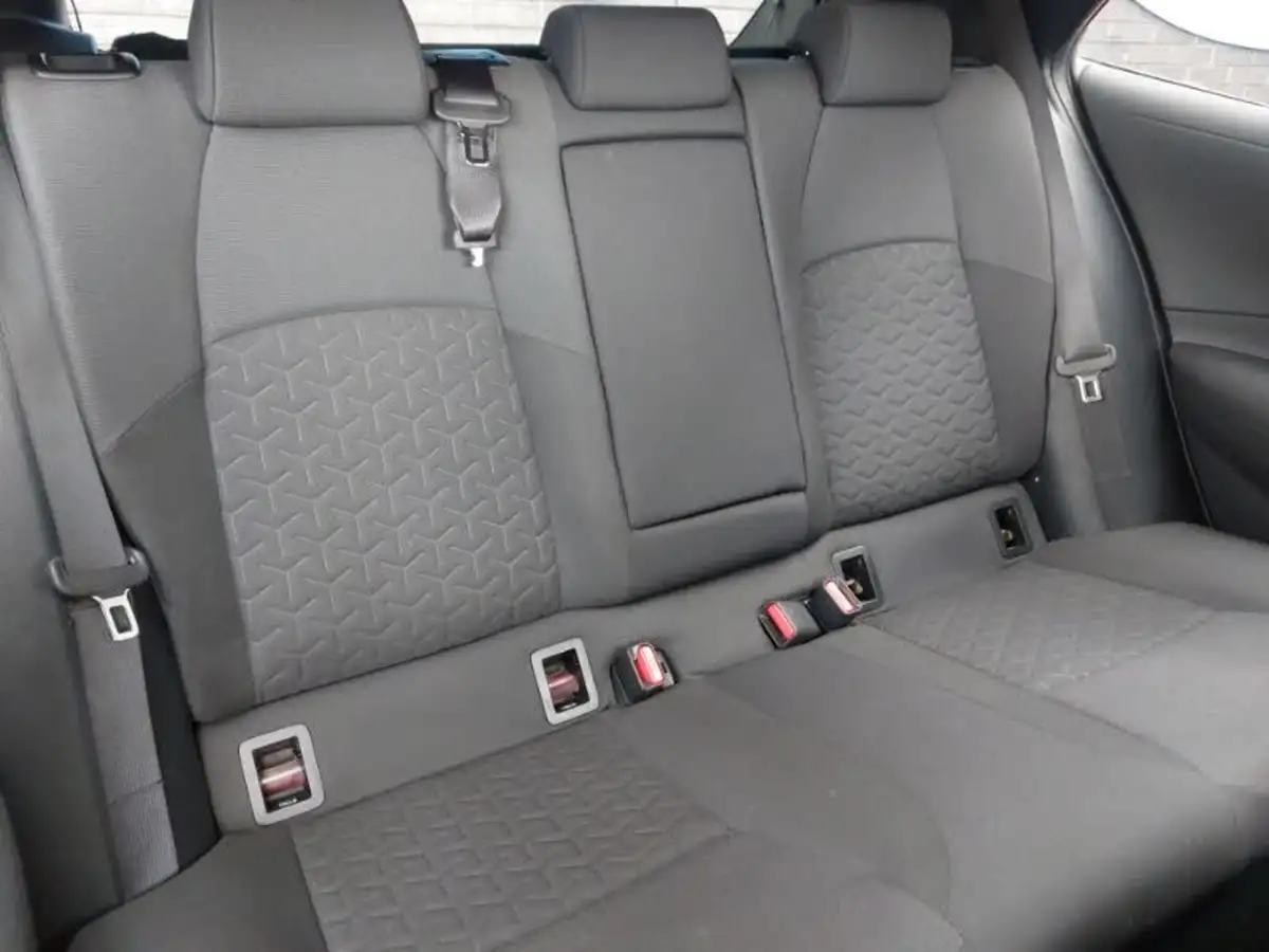 2019-toyota-corolla-18-vvt-i-design-trk-hatchback-5d-big-12
